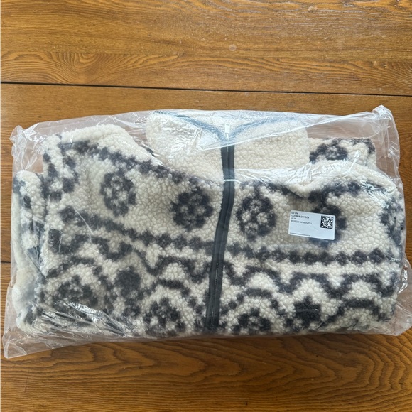 H&M Cream and Brown Teddy Jacket - Picture 3 of 3